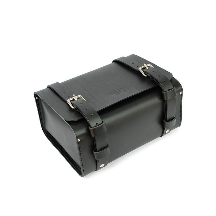 Bolsa trasera en cuero de primera flor. Para todos los modelos.